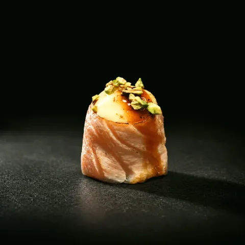 Bouchée de saumon, éclats de pistache