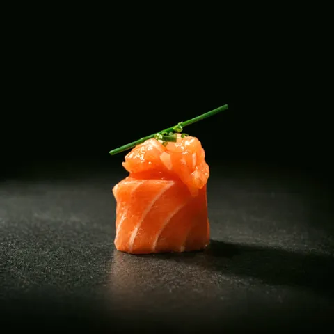 Bouchée de saumon roulé, ciboulette